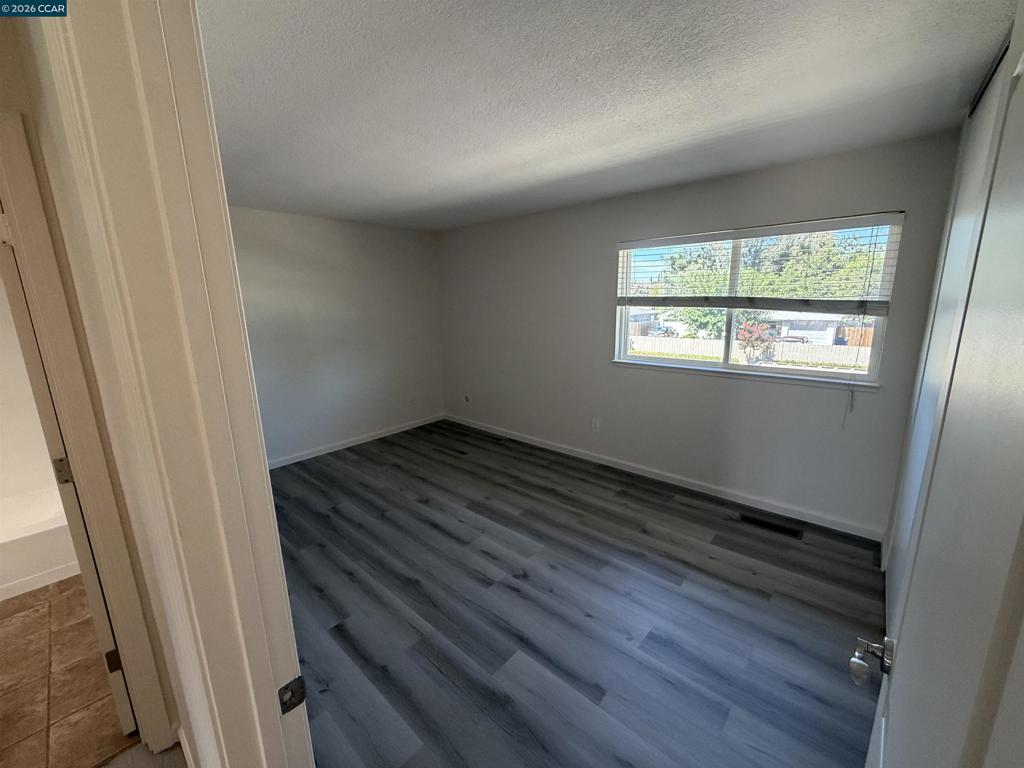 1177 Norwegian Ave Property Photo 19