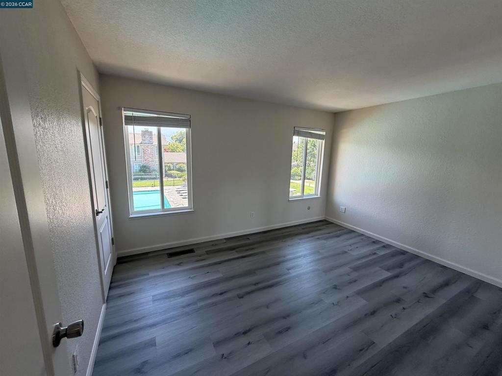 1177 Norwegian Ave Property Photo 24