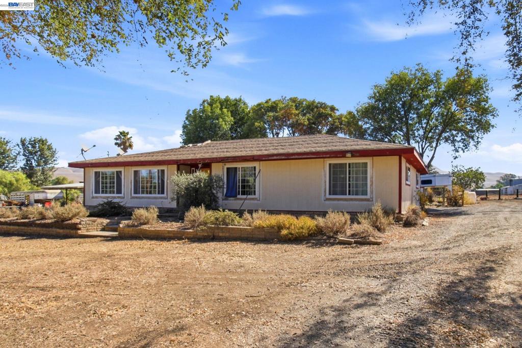 5940 Victoria Ln Property Photo 4