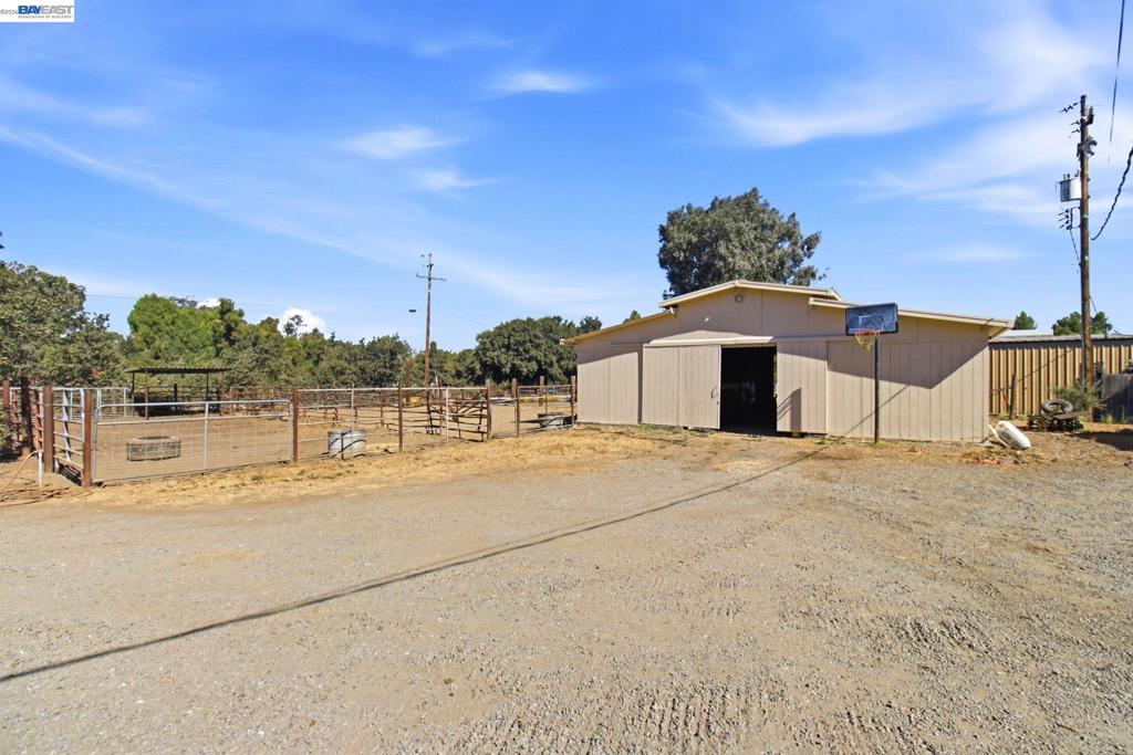 5940 Victoria Ln Property Photo 9