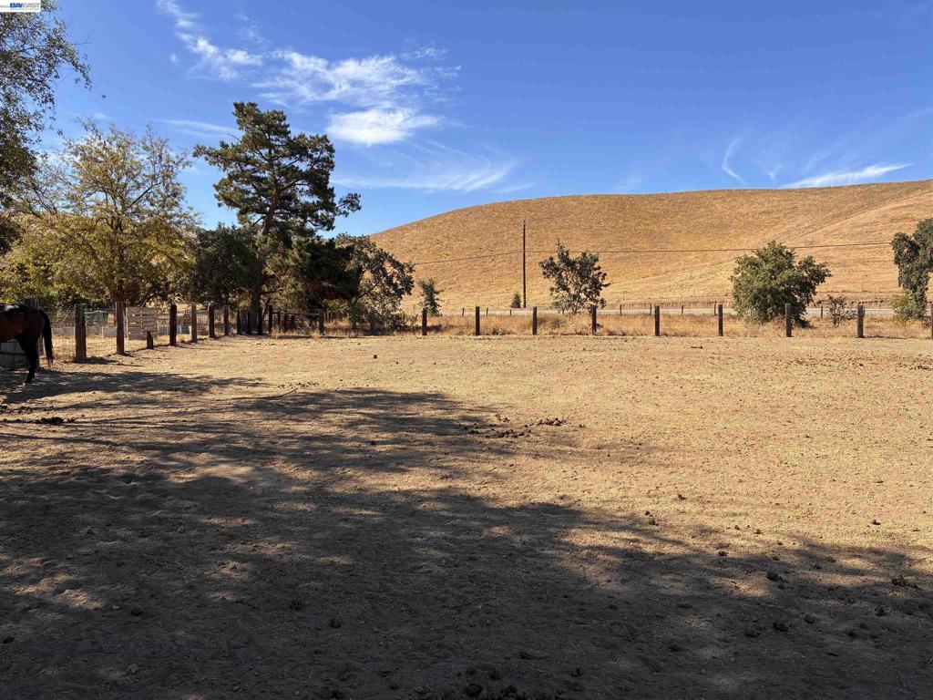 5940 Victoria Ln Property Photo 10