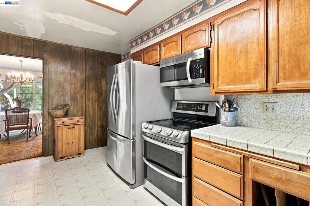 5940 Victoria Ln Property Photo 13
