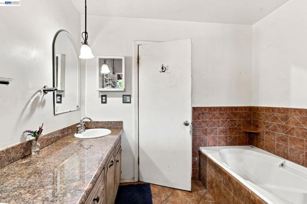 5940 Victoria Ln Property Photo 23