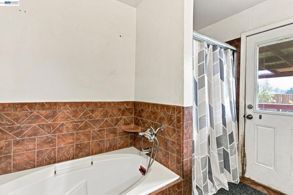 5940 Victoria Ln Property Photo 27