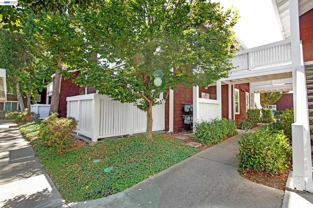 135 Bayside Ct Property Photo 4