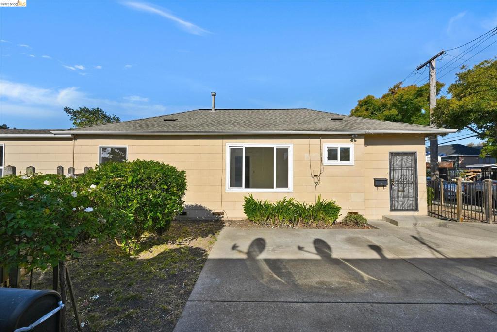 1285 55th St Property Photo 5