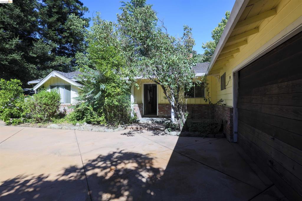 5039 Alhambra Valley Rd Property Photo 2