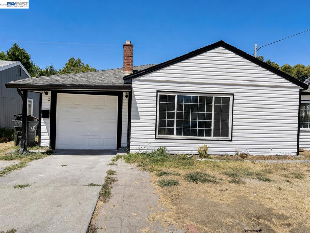5250 Standish Rd Property Photo 1