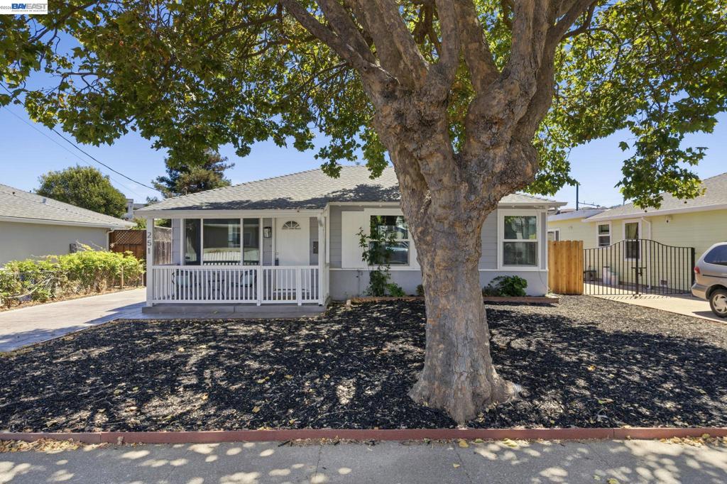 251 Aviador Property Photo 4