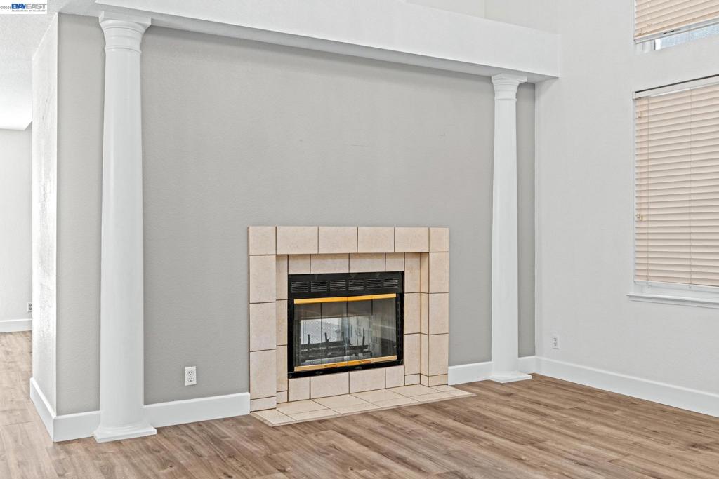 1059 Bellflower St Property Photo 17