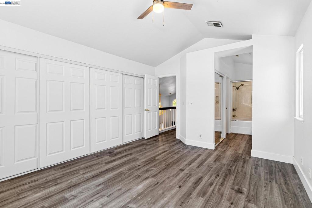 1059 Bellflower St Property Photo 23