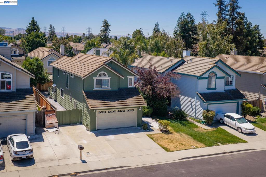 1059 Bellflower St Property Photo 44