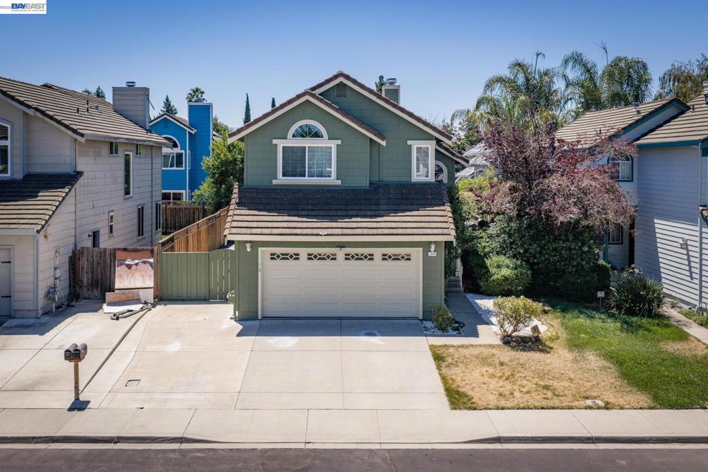 1059 Bellflower St Property Photo 45