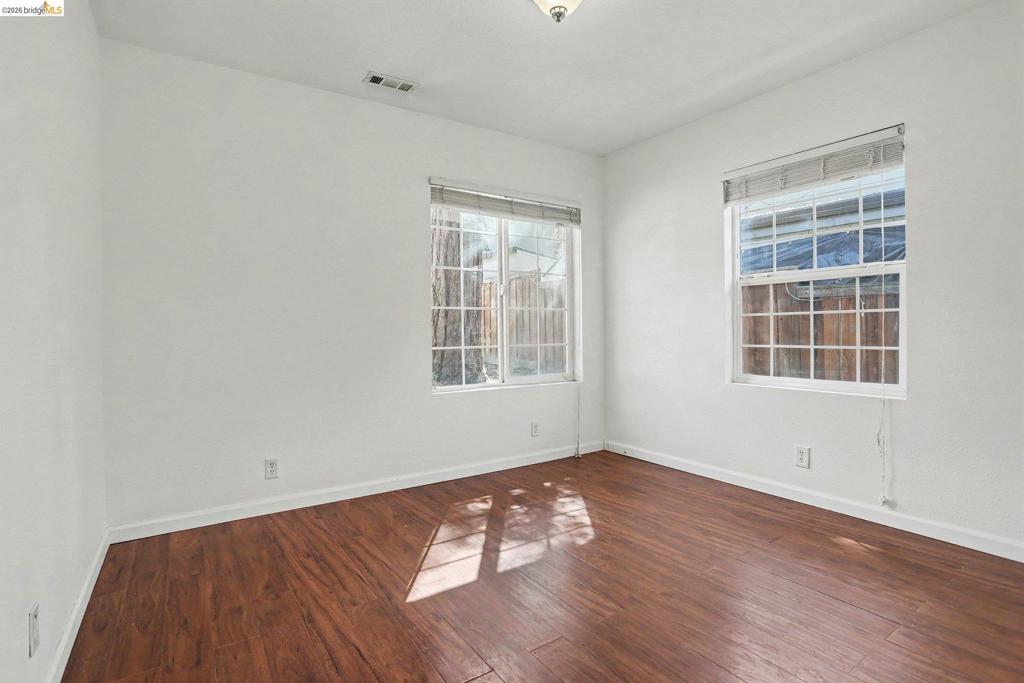 212 Wellington Property Photo 8