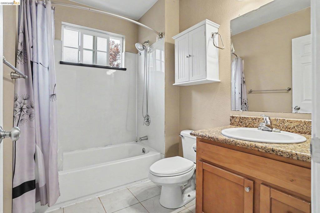 212 Wellington Property Photo 9