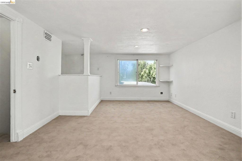 212 Wellington Property Photo 12
