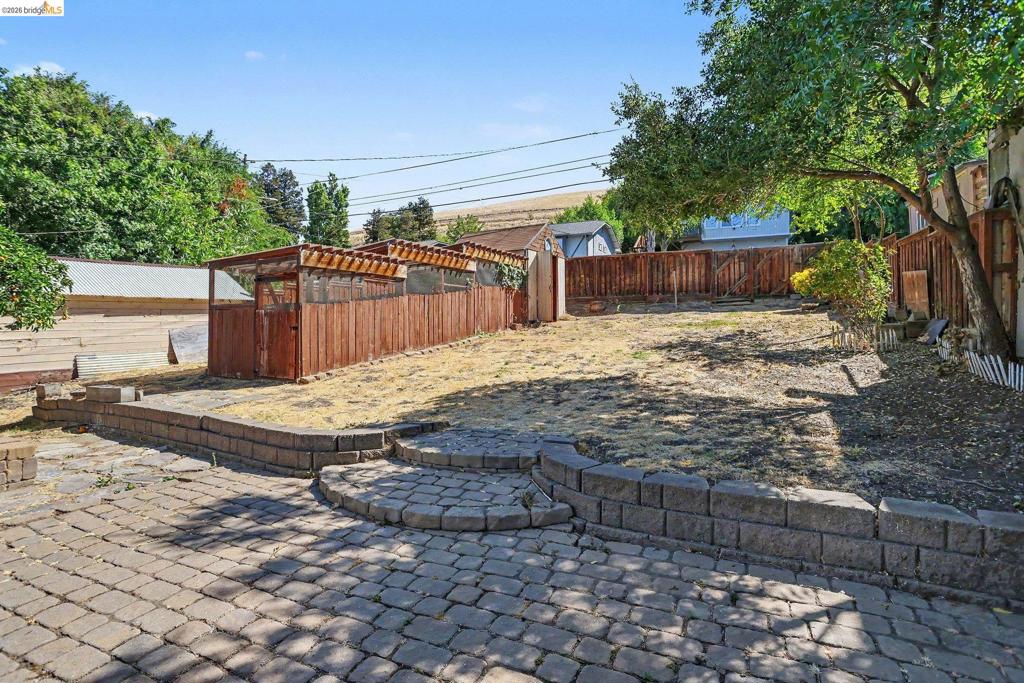 212 Wellington Property Photo 14