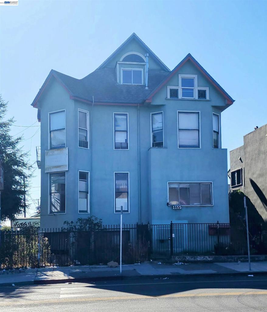 1155 International Blvd Property Photo 1