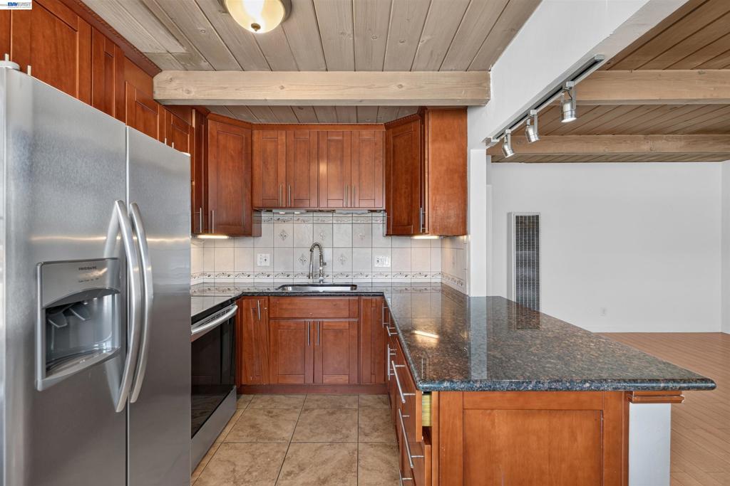2318 Lowell Avenue Property Photo 12