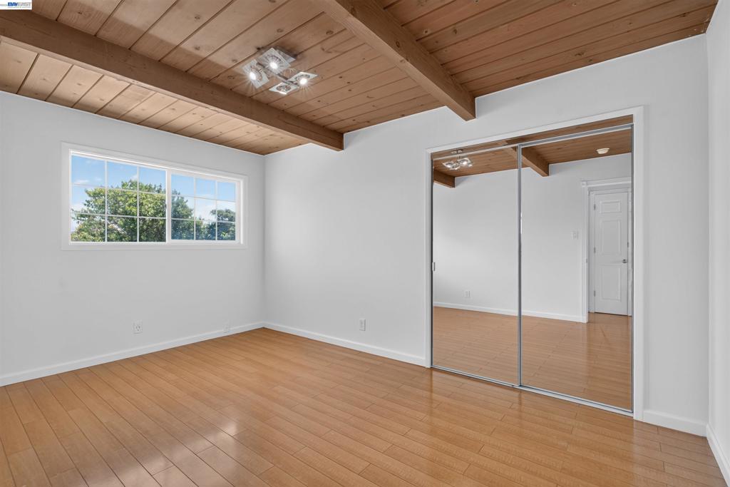 2318 Lowell Avenue Property Photo 18