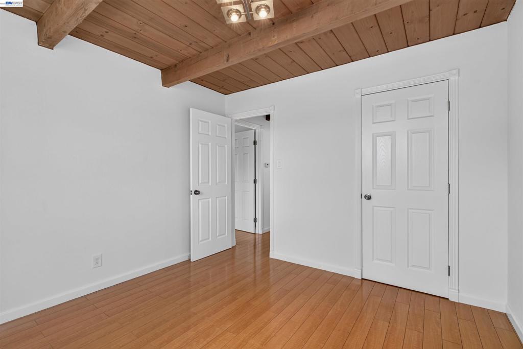2318 Lowell Avenue Property Photo 23