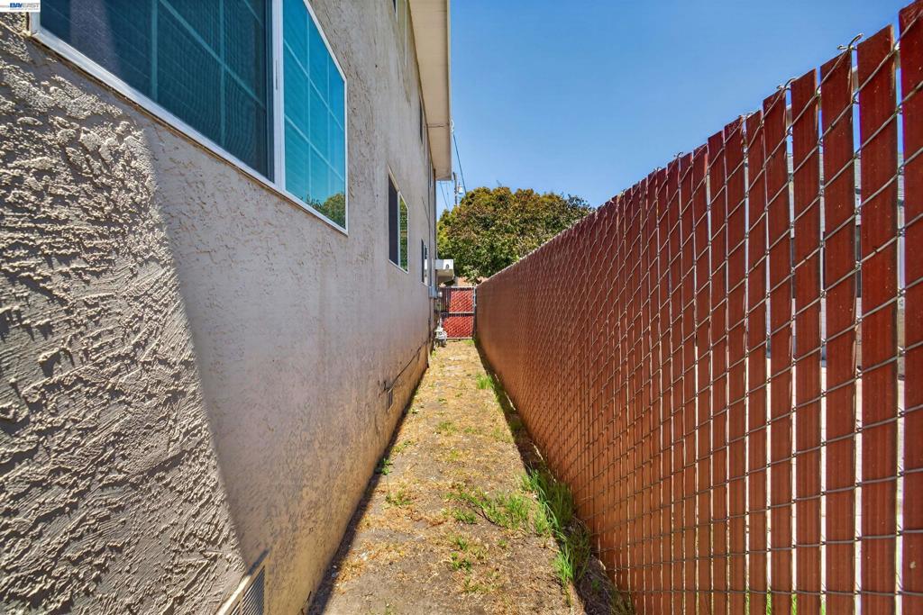 2318 Lowell Avenue Property Photo 72