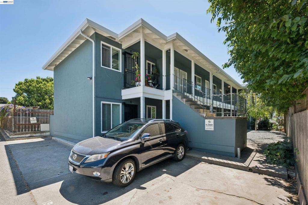 939 Channing Way Property Photo 4