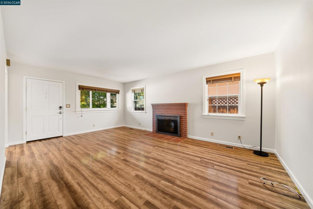 3644 Walnut Ave Property Photo 9