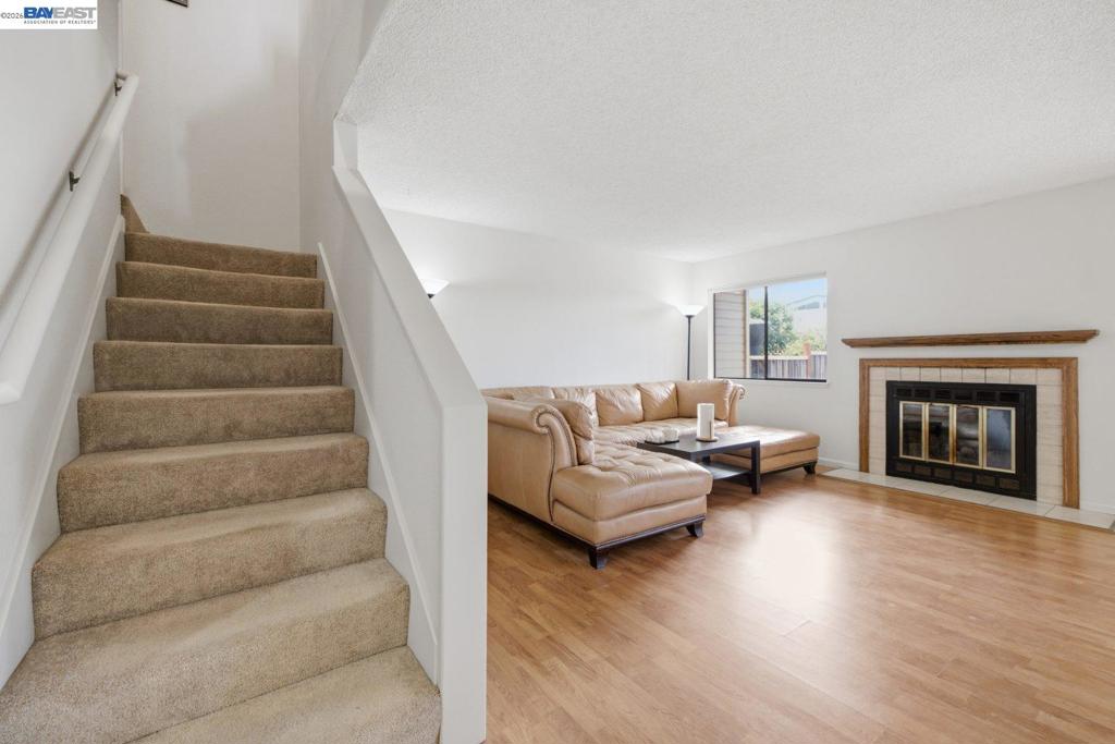1701 Calais Ct Property Photo 8