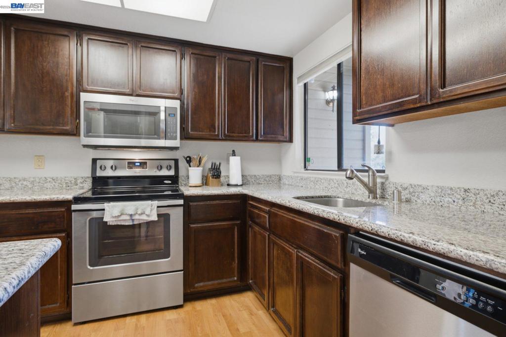 1701 Calais Ct Property Photo 17