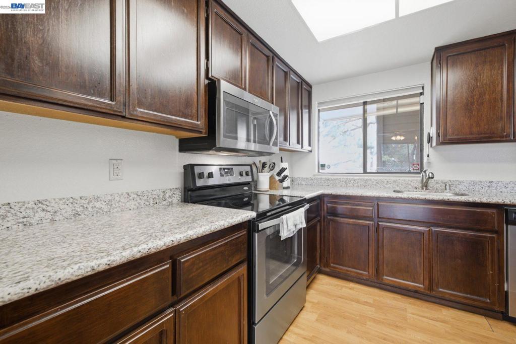 1701 Calais Ct Property Photo 18