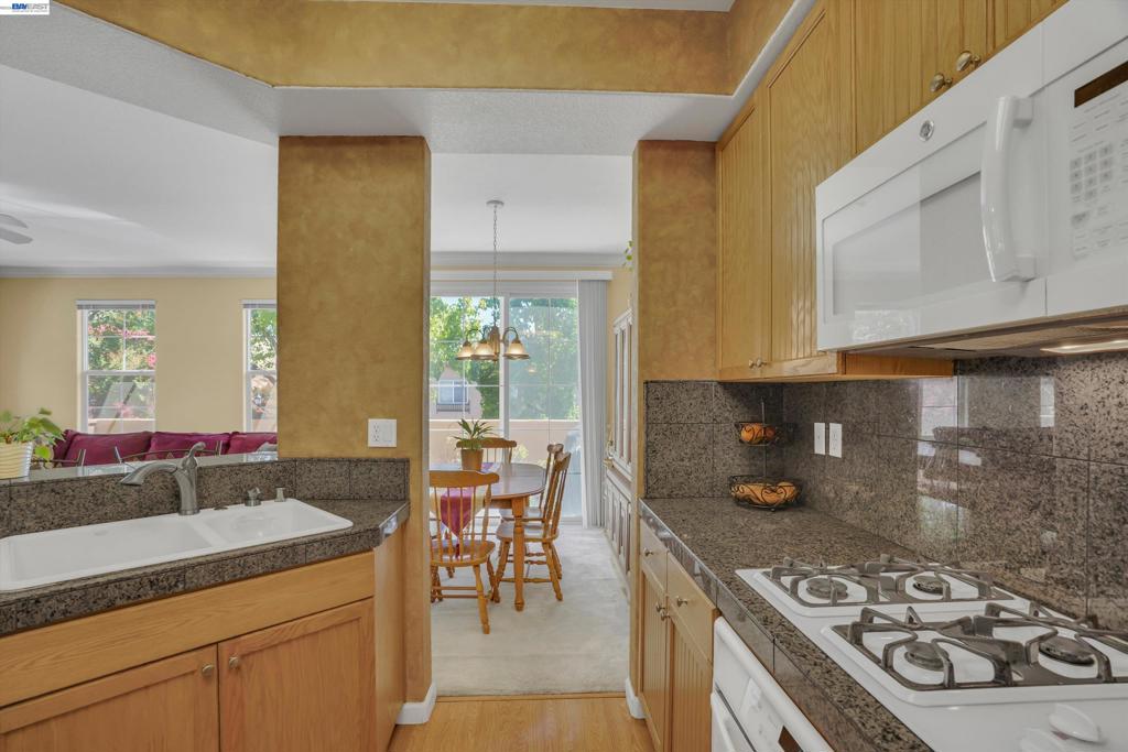 24 Meritage Cmn 1403 Property Photo 7