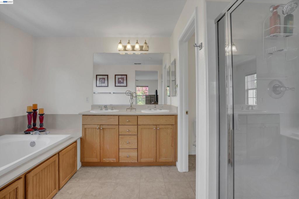 24 Meritage Cmn 1403 Property Photo 12