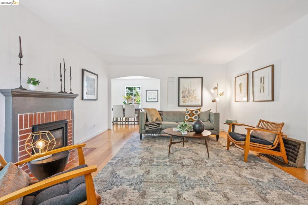 1133 Walnut Street Property Photo 4