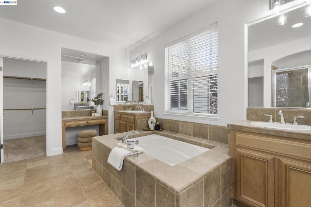 5698 Carnegie Way Property Photo 30