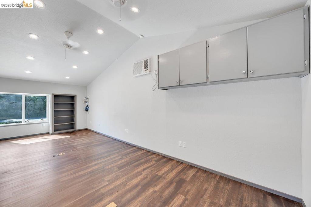 372 W Stockton St Property Photo 19