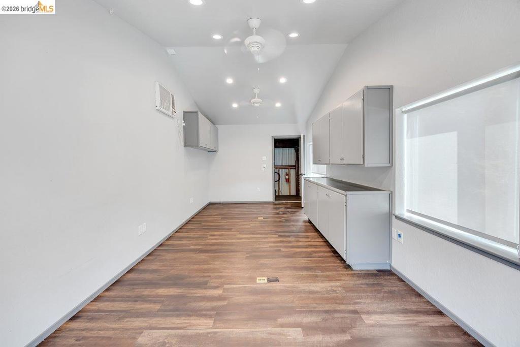 372 W Stockton St Property Photo 20