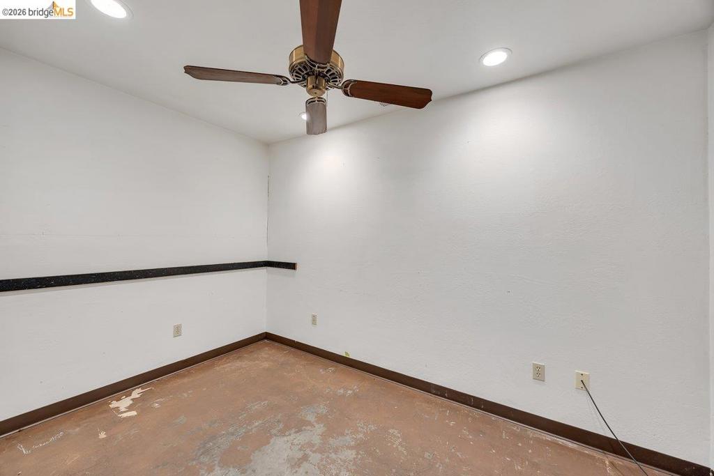 372 W Stockton St Property Photo 24