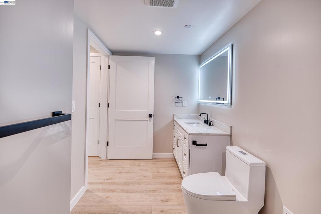 4202 Telegraph Ave Property Photo 16