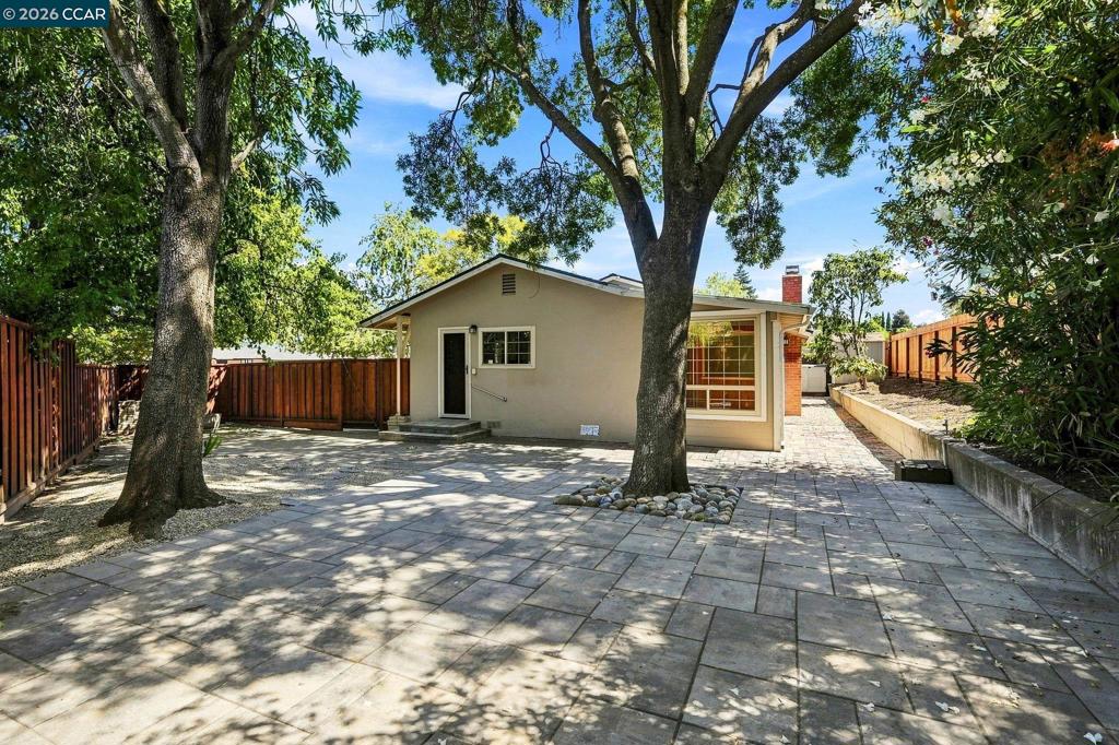 1226 Cheshire Court Property Photo 24