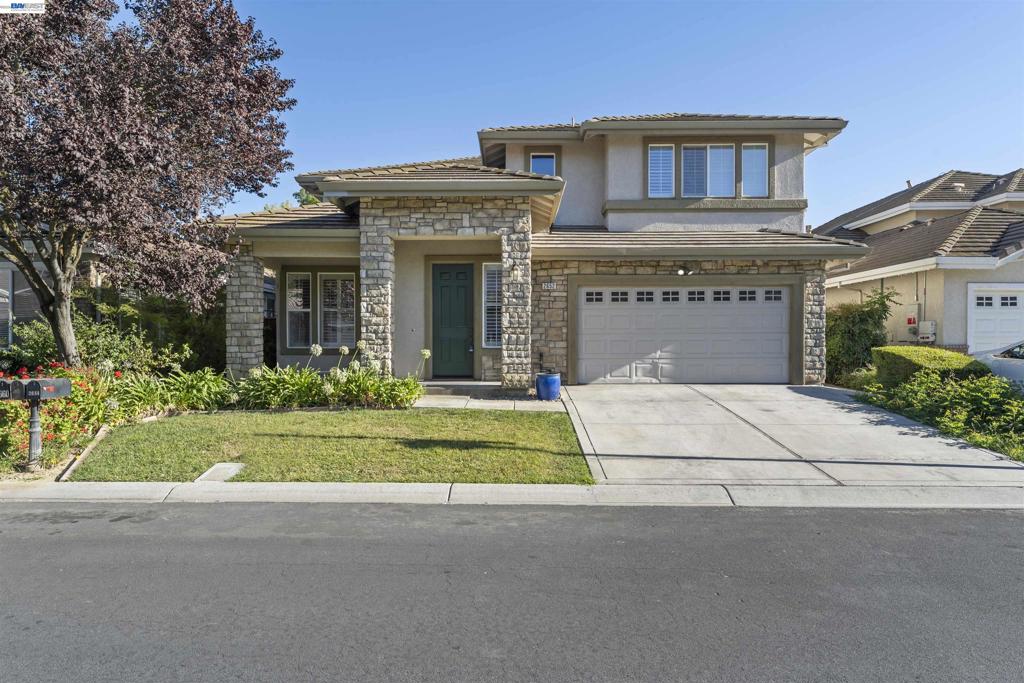 2652 Crescent Way Property Photo 1