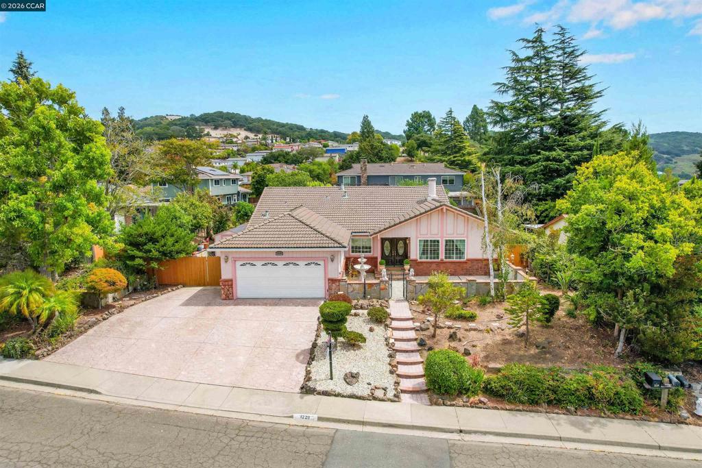 1220 Fascination Cir Property Photo 4