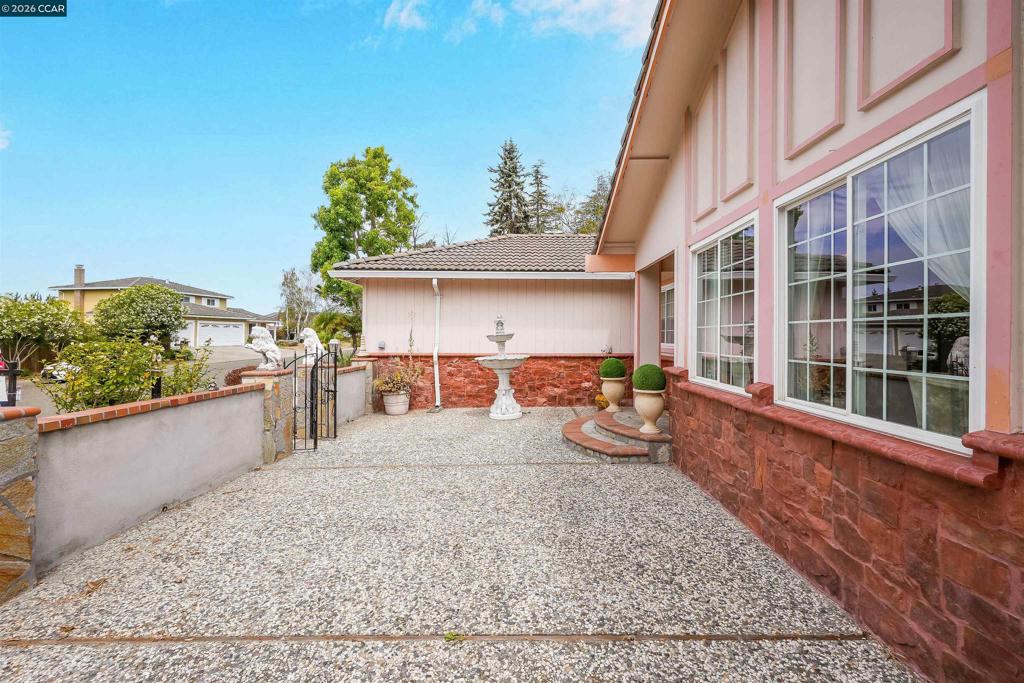 1220 Fascination Cir Property Photo 15