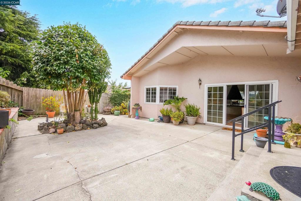 1220 Fascination Cir Property Photo 52