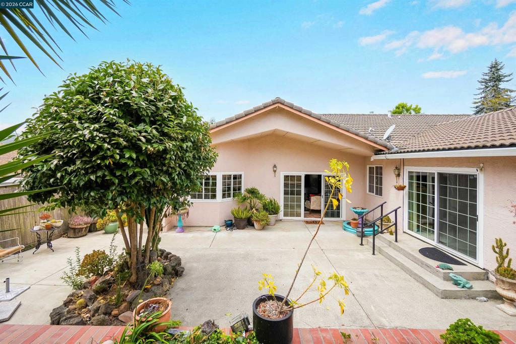1220 Fascination Cir Property Photo 53