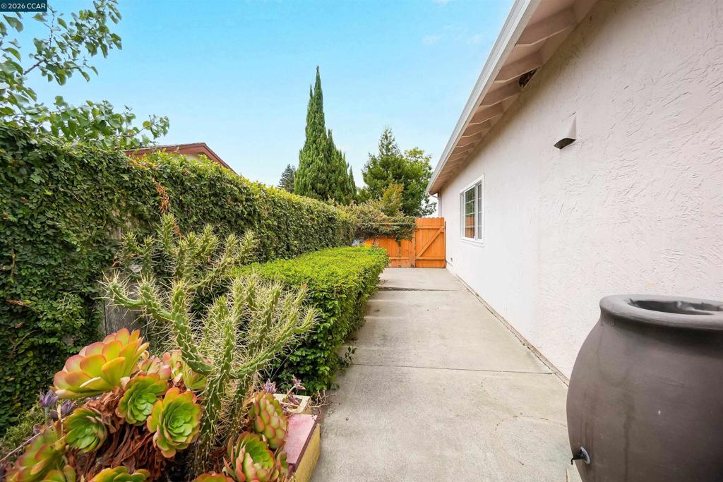 1220 Fascination Cir Property Photo 56