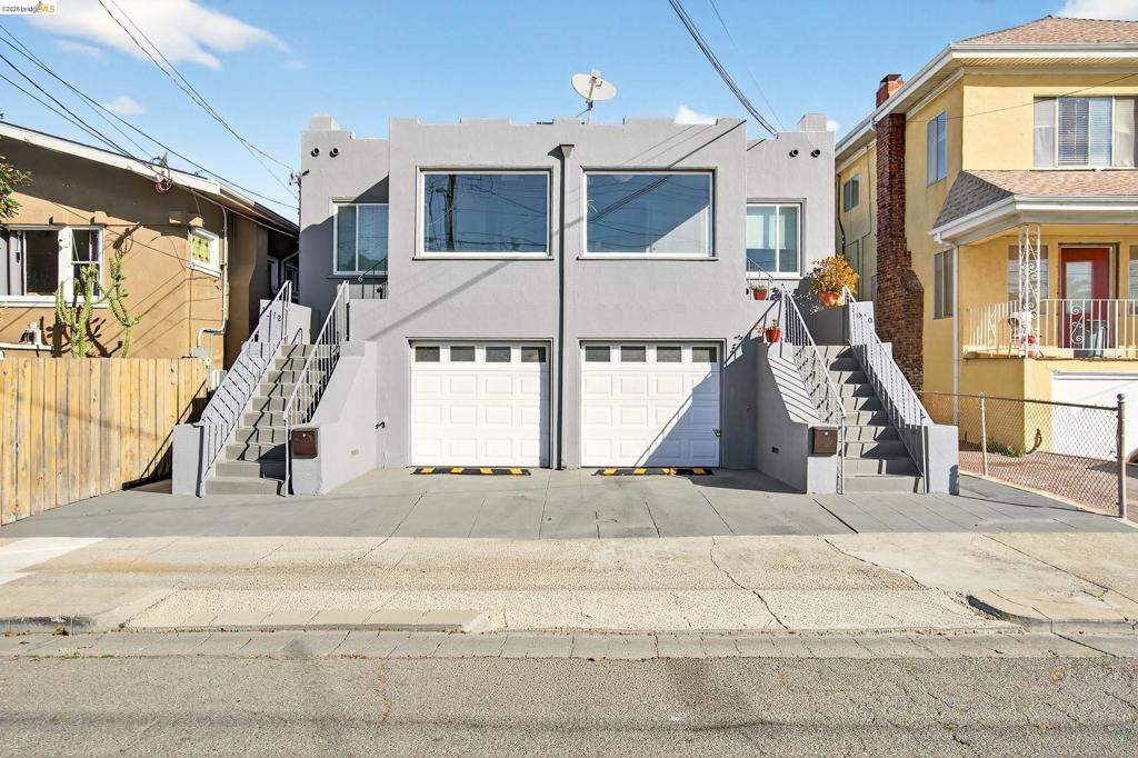 1070 1072 Aileen St Property Photo 2