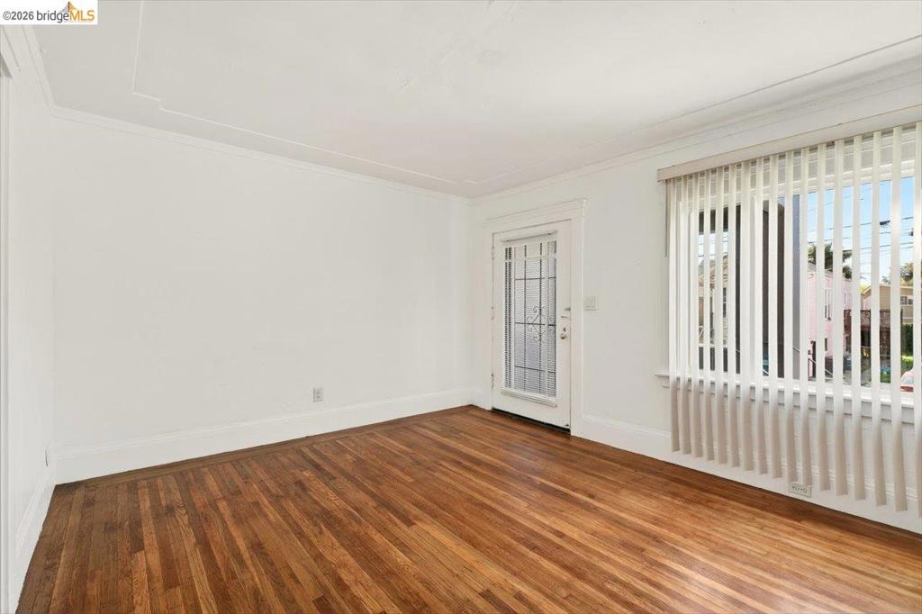 1070 1072 Aileen St Property Photo 11