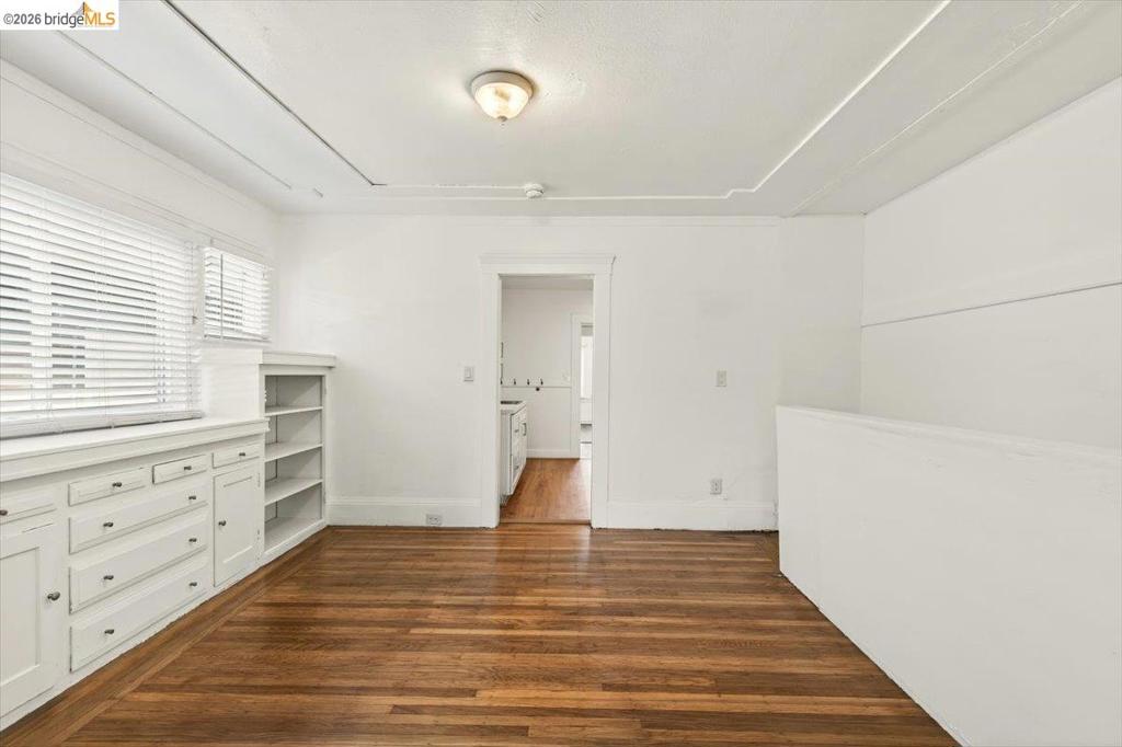 1070 1072 Aileen St Property Photo 16