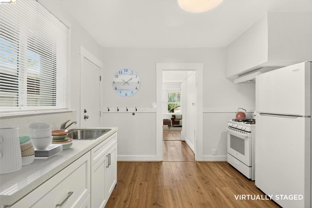 1070 1072 Aileen St Property Photo 17